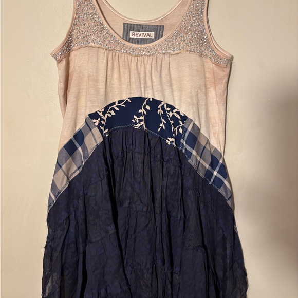 Revival Cream, Tan and Navy Sleeveless Top - Picture 2 of 11